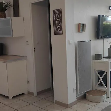 Les Capitelles 4 - Accès Direct Et Piscine Appartement